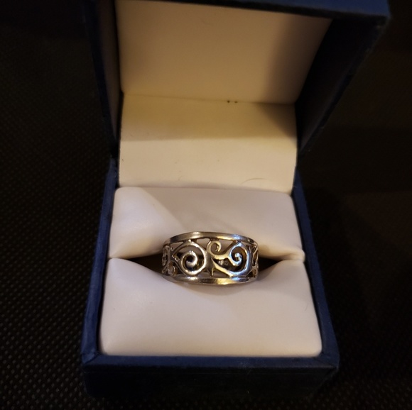 Silver scroll ring - Picture 2 of 3